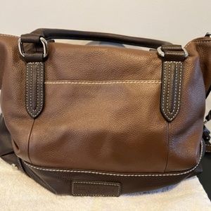 Tignanello Brown Leather Purse (Pre-owned)